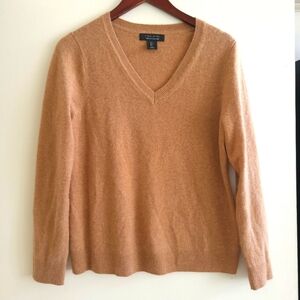 Cashmere Tahari Tan V-Neck Sweater Soft Knit Essential